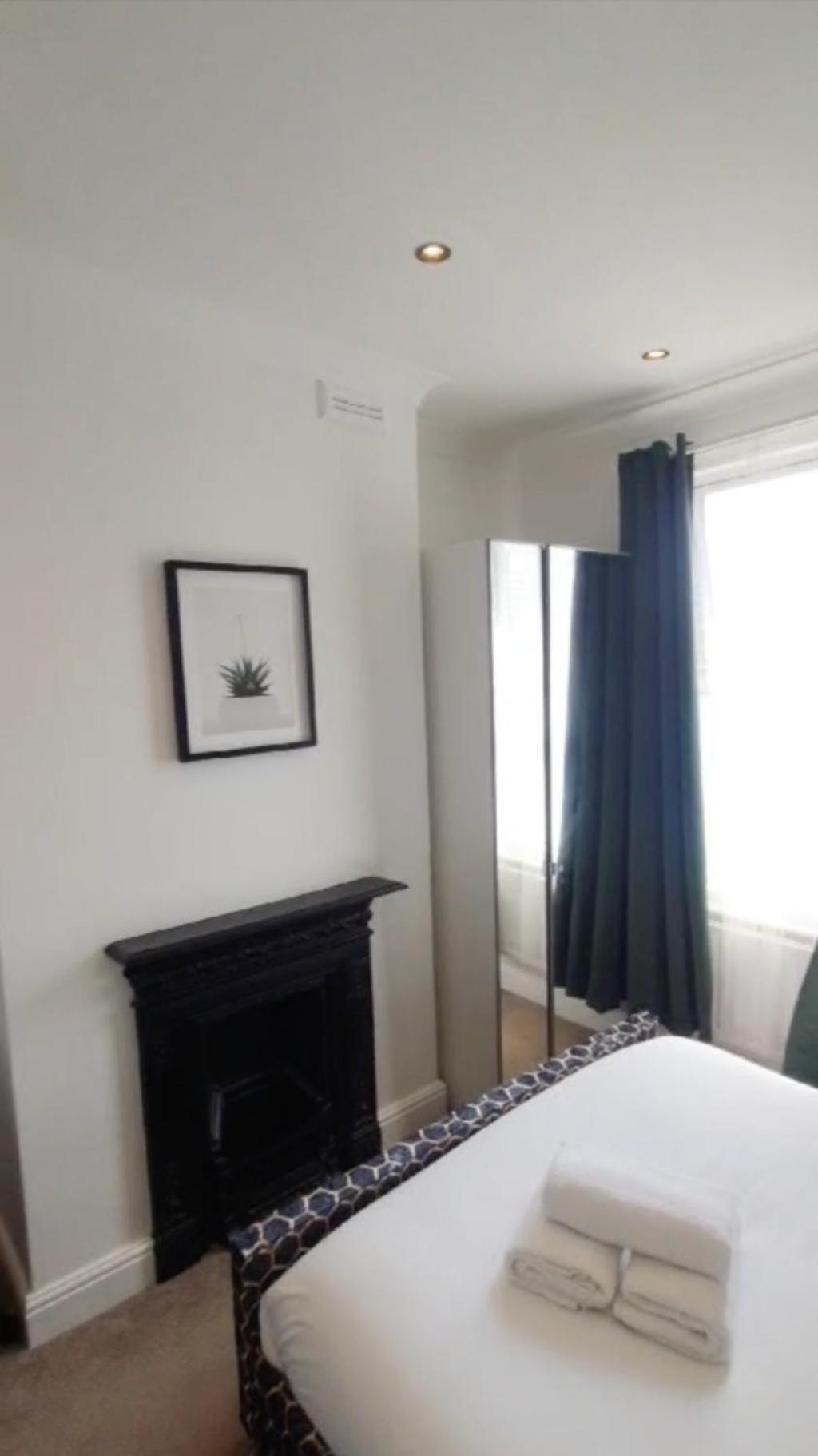 Charming Tower Bridge Apartment ลอนดอน ภายนอก รูปภาพ